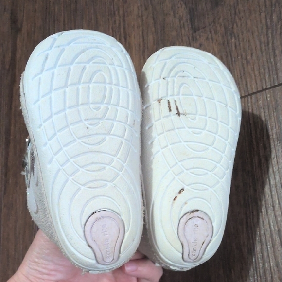 Sparkly White Kids Shoes with Holographic Straps - Picture 2 of 5